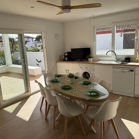 Donanabeach House Apartment